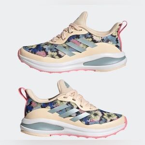 Non-marking rubber outsole
color: Bliss Orange / Magic Grey Met / Bliss
Pink